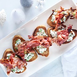 Smashed Peas with Ricotta and Leg Ham